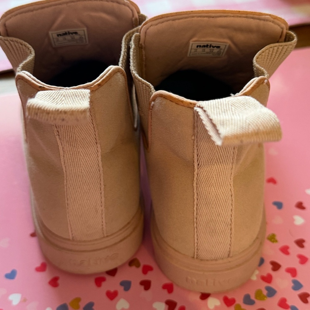 Pink Kids Native Boots Y1 - Picture 3 of 7